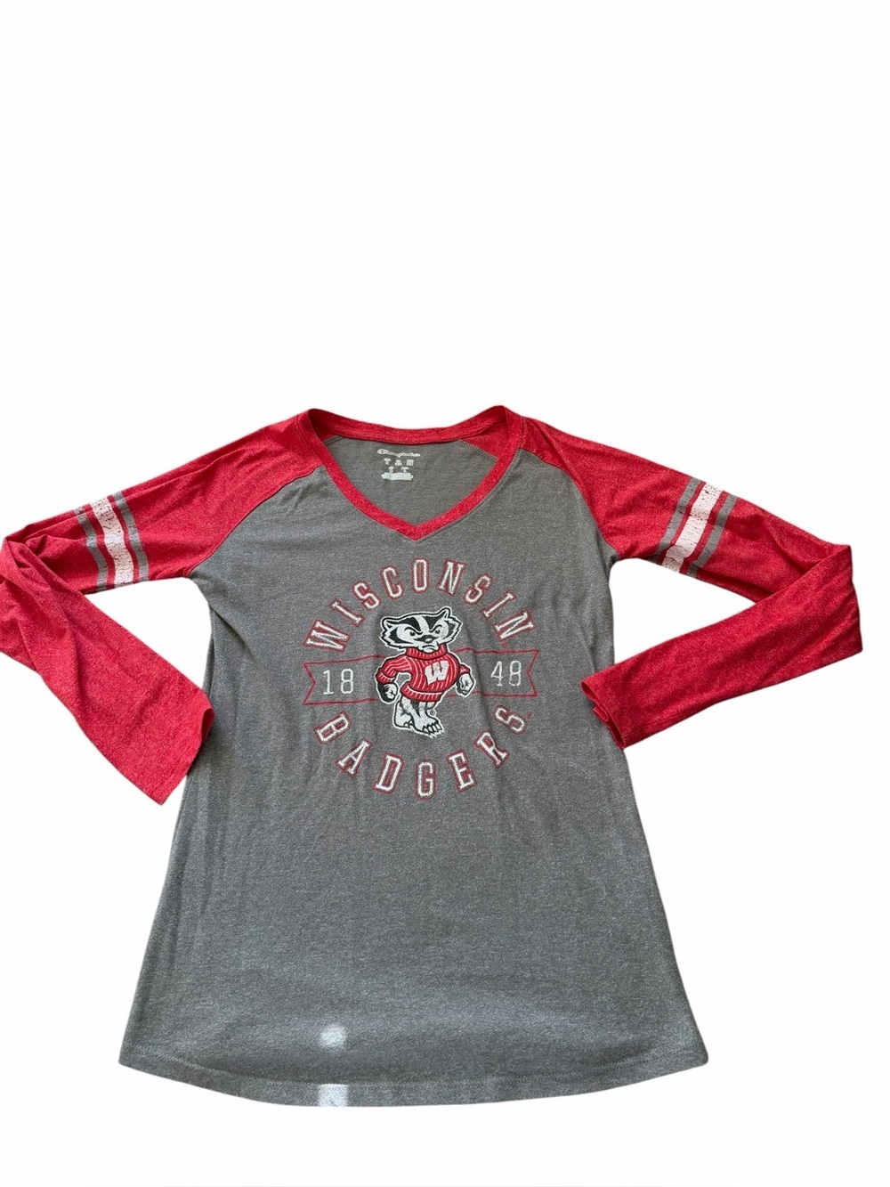 Wisconsin Badgers Gray & Red Long Sleeve V neck Tee